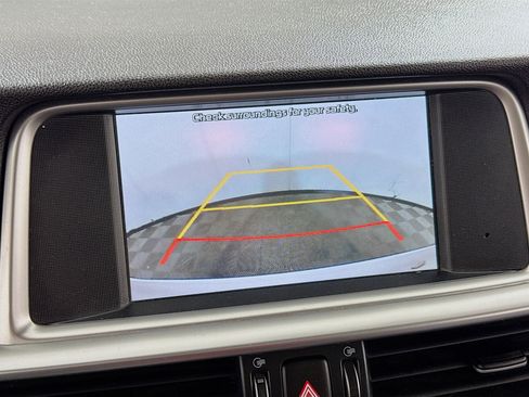 Used 2019 Kia Optima S w/ S Panoramic Sunroof Package image 3