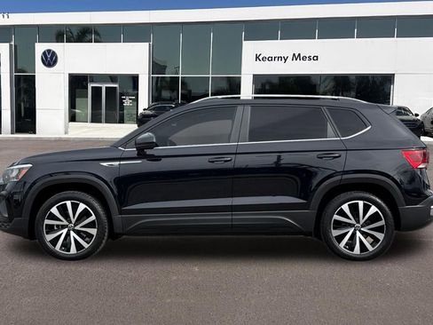 Used 2023 Volkswagen Taos SE FWD image 7