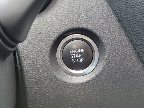 Used 2025 Toyota Corolla SE FWD image 26