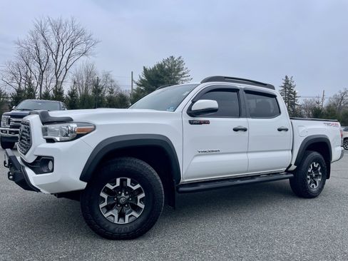 Used 2020 Toyota Tacoma TRD Off-Road image 34