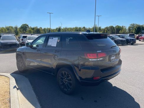 Used 2020 Jeep Grand Cherokee Altitude AWD/4WD image 5