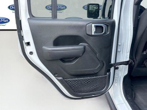 Used 2024 Jeep Wrangler Unlimited Rubicon 4xe AWD/4WD image 17