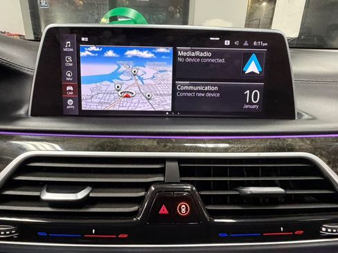 Used 2021 BMW 750i xDrive w/ Executive Package image 61