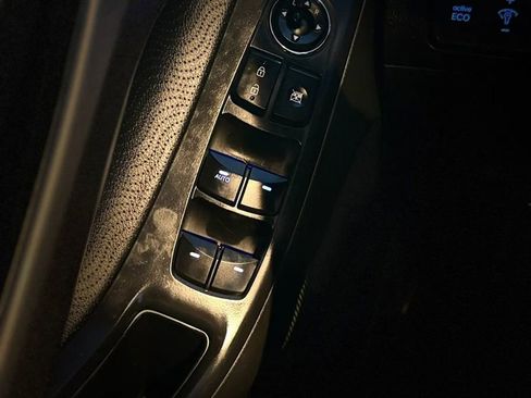 Used 2013 Hyundai Elantra Limited w/ Technology Pkg FWD image 34