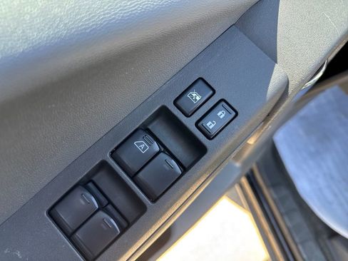 Used 2013 Nissan Xterra S image 11