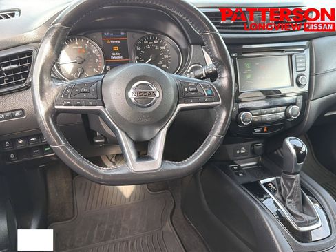 Used 2019 Nissan Rogue SV w/ Premium Package FWD image 18