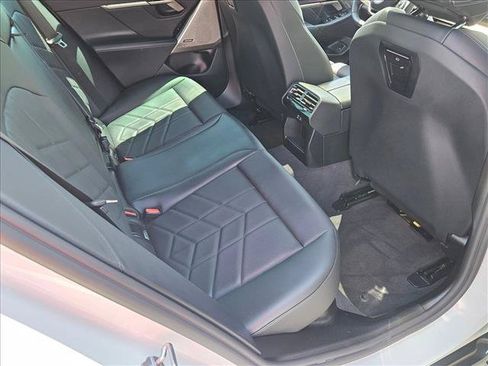 Used 2025 BMW i5 eDrive40i w/ Premium Package RWD image 20