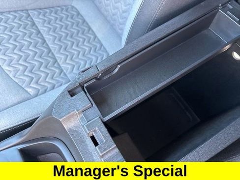Used 2023 Chevrolet Equinox LT FWD image 26