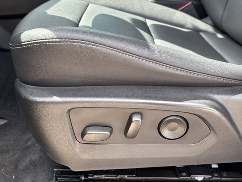 Used 2023 GMC Canyon Elevation w/ Elevation Premium Package image 5