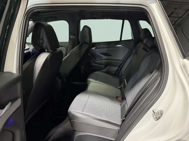 Used 2026 Volkswagen Tiguan SE R-Line AWD/4WD image 26