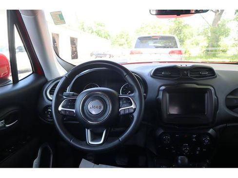 Used 2021 Jeep Renegade Latitude AWD/4WD image 15