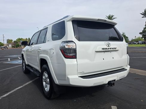 Used 2017 Toyota 4Runner SR5 RWD image 8