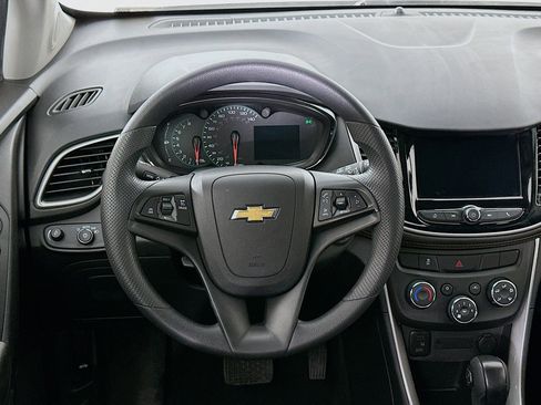Used 2022 Chevrolet Trax LS w/ Tint and Cruise Package FWD image 17
