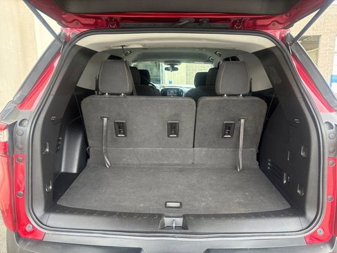 Used 2021 Chevrolet Traverse LT FWD image 16