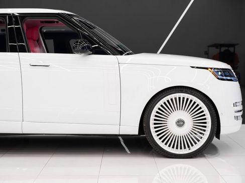 Used 2025 Land Rover Range Rover SE image 10