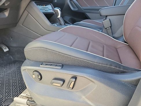 Used 2024 Volkswagen Tiguan SEL R-Line w/ MDO Package, Two-Row image 12