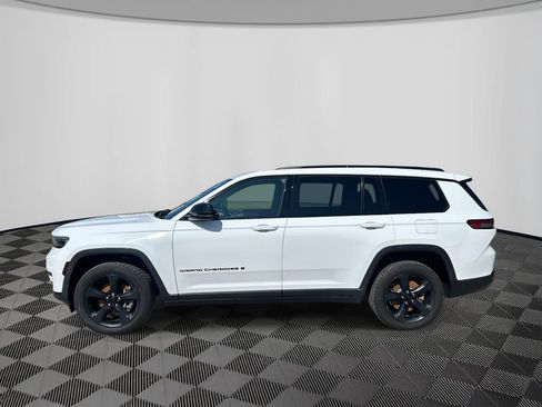 Used 2021 Jeep Grand Cherokee L Laredo AWD/4WD image 2