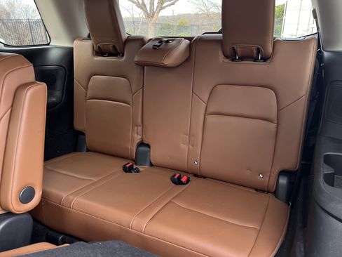 Used 2024 Nissan Pathfinder Platinum image 36