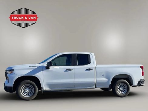 Used 2022 Chevrolet Silverado 1500 W/T w/ WT Convenience Package RWD image 3
