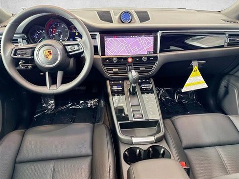 Certified 2026 Porsche Macan AWD/4WD image 21