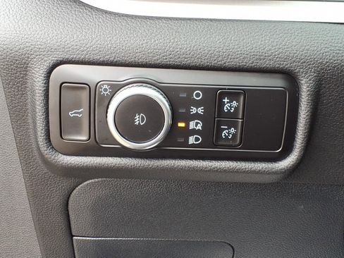 Used 2023 Ford Explorer XLT w/ Equipment Group 202A image 17