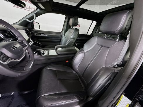 Used 2022 Jeep Wagoneer Series III w/ Premium Group I image 29