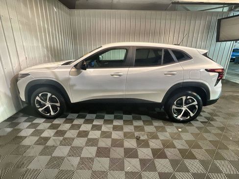 Used 2024 Chevrolet Trax RS w/ Driver Confidence Package image 5