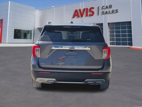 Used 2024 Ford Explorer XLT w/ Equipment Group 202A image 7