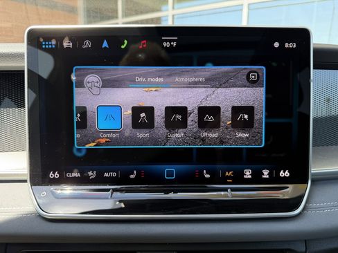 Used 2025 Volkswagen Tiguan SE R-Line AWD/4WD image 25