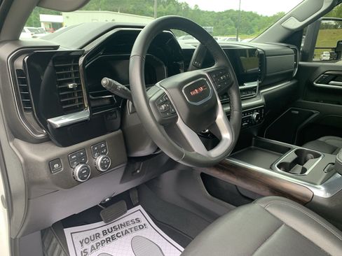 Used 2025 GMC Sierra 2500 SLT w/ SLT Premium Package AWD/4WD image 14