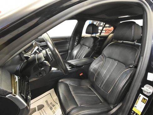 Used 2020 BMW M550i xDrive w/ Premium Package AWD/4WD image 12