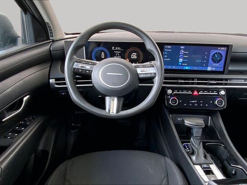 Used 2025 Hyundai Tucson SEL FWD image 6
