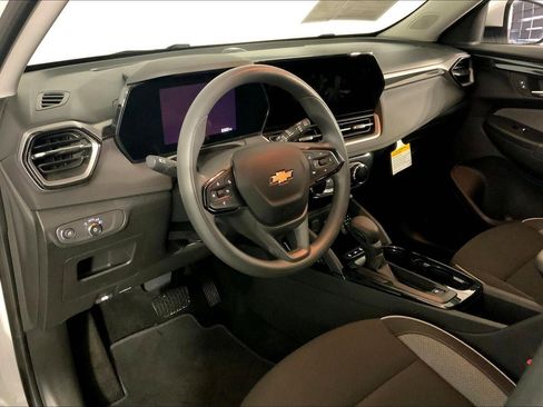 Used 2025 Chevrolet TrailBlazer LT image 14