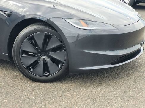 Used 2025 Tesla Model 3 RWD image 9