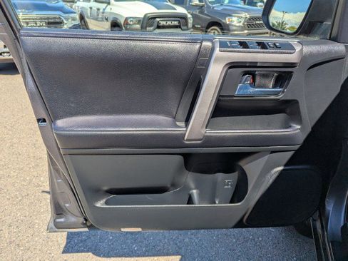 Used 2021 Toyota 4Runner SR5 AWD/4WD image 9