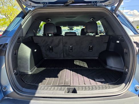 Used 2025 Chevrolet Equinox LT w/ Convenience Package II AWD/4WD image 12