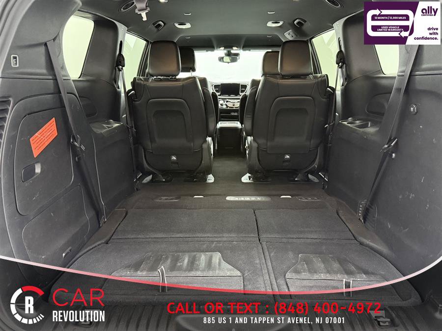 Used 2024 Chrysler Pacifica Limited FWD image 8
