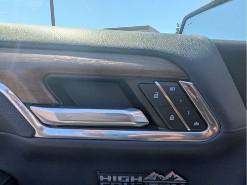Used 2023 Chevrolet Silverado 1500 High Country AWD/4WD image 13