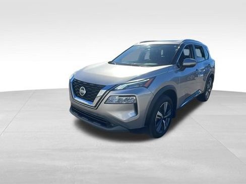 Used 2021 Nissan Rogue SL w/ Premium Package image 3