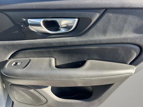 Used 2024 Volvo S60 B5 Core image 19