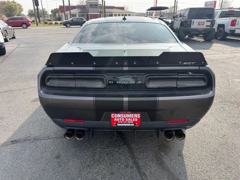 Used 2015 Dodge Challenger SRT w/ Technology Group image 4