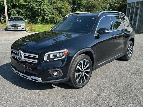 Used 2023 Mercedes-Benz GLB 250 4MATIC image 1