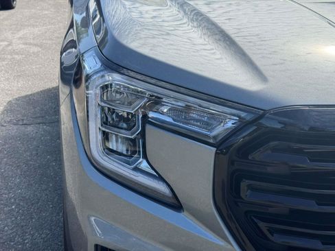 Used 2023 GMC Terrain SLE w/ Driver Convenience Package AWD/4WD image 7