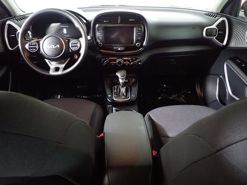 Used 2025 Kia Soul LX FWD image 27