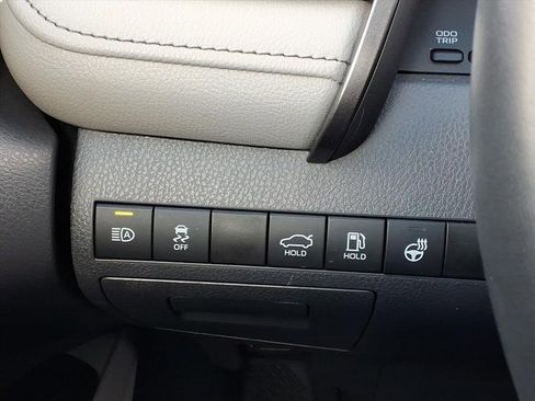 Used 2021 Toyota Camry XLE image 27