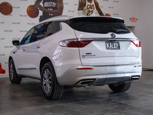 Used 2024 Buick Enclave Premium image 22