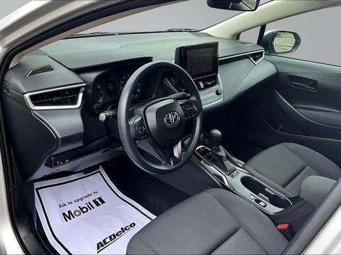 Used 2023 Toyota Corolla LE FWD image 18