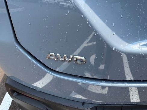 Certified 2024 Honda Pilot Touring image 8