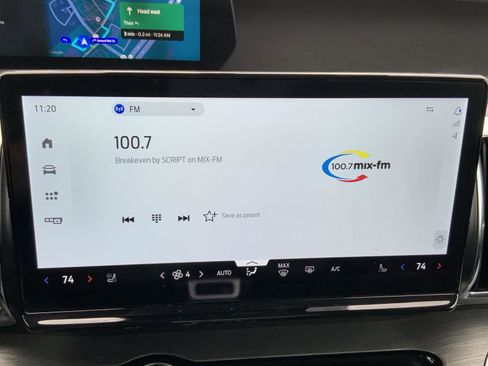 Used 2025 Ford Expedition Platinum image 41