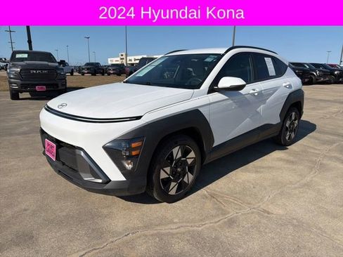 Used 2024 Hyundai Kona SEL w/ Convenience Package image 3